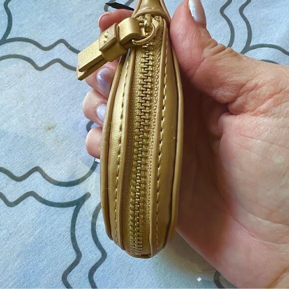 Dvf Gold Lips Pouch Coin Purse & keychain - Picture 5 of 14